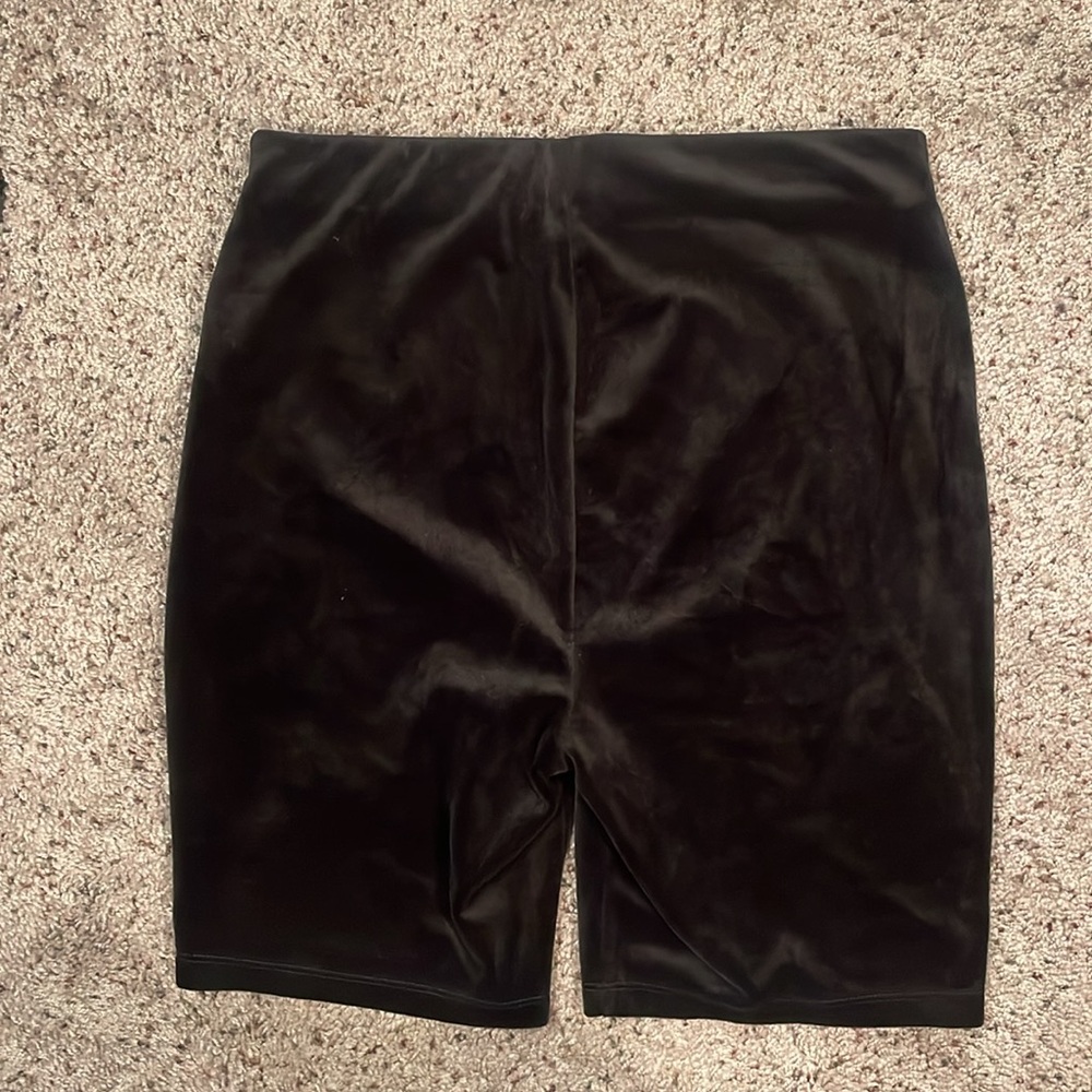 Juicy‎ Couture Black High Rise Velour Biker Shorts Size Medium - Picture 4 of 7